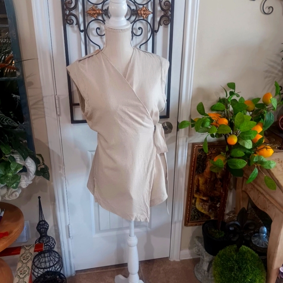 Caruso Tops - CARUSO Linen Blend Asymmetrical True Wrap Sleeveless Vest Size Medium